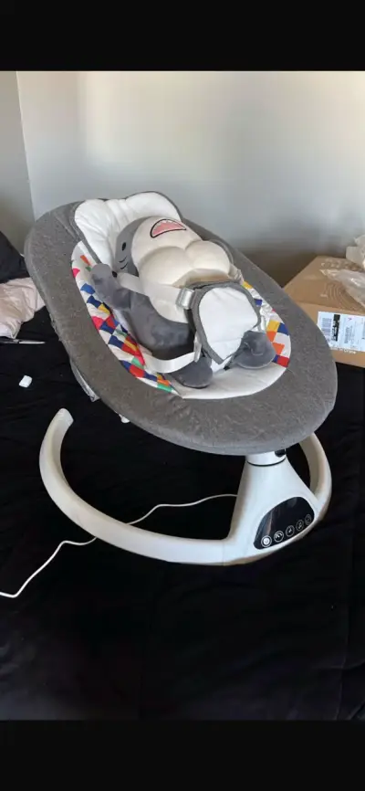 Silla mecedora para bebé con diseño colorido - miniatura 3
