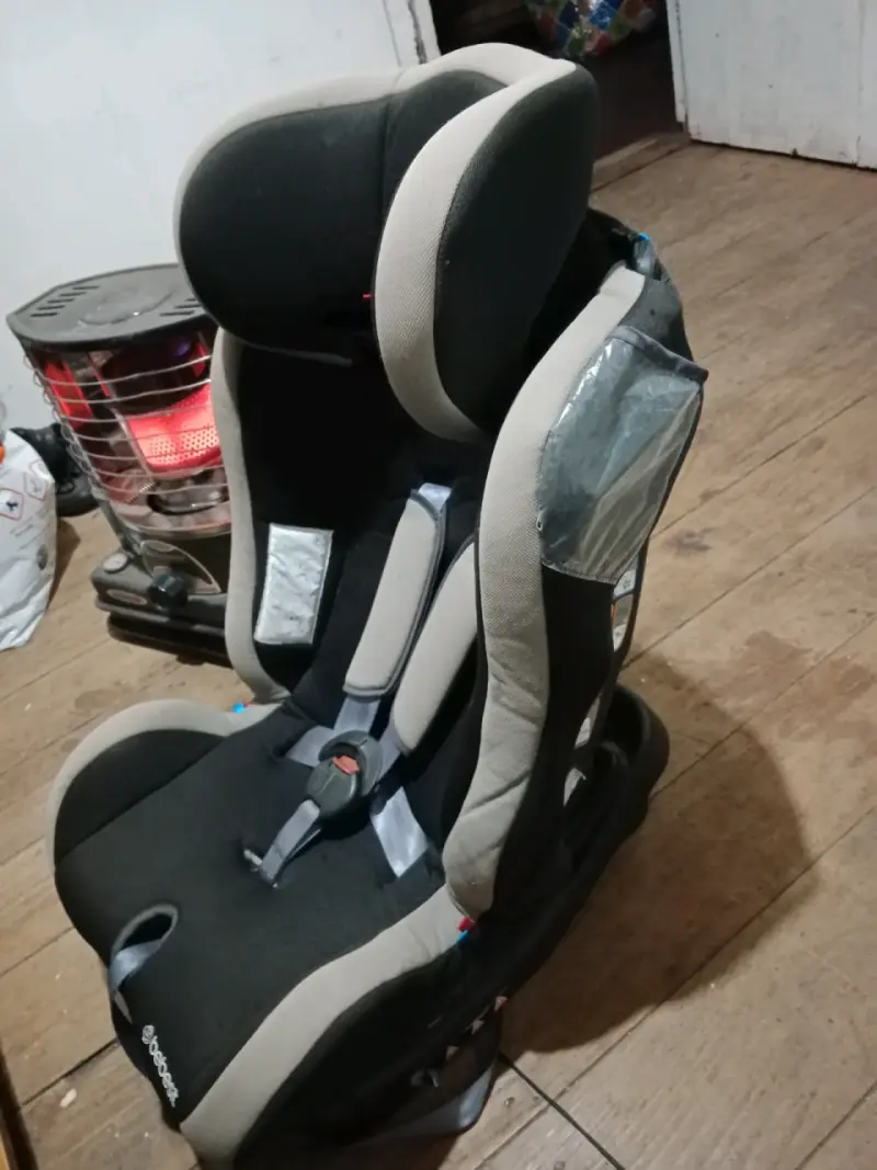 Silla de auto para bebé Bebesit negra - 2