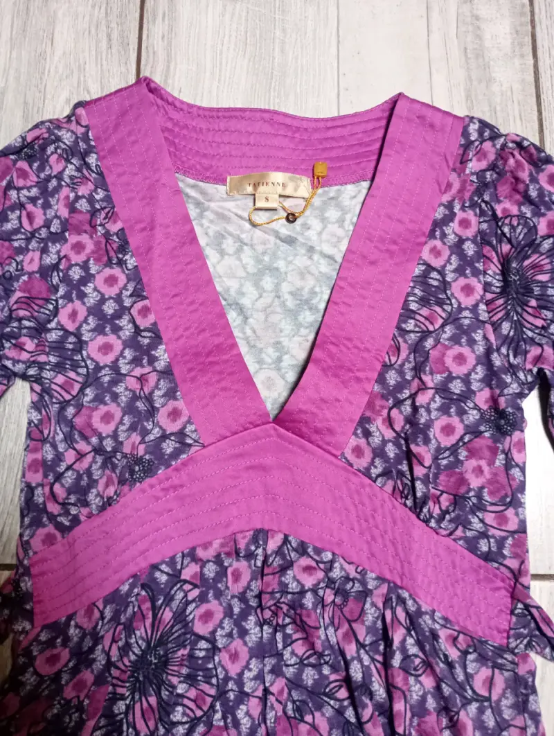Polera floral Tatienne morado y rosa - 1