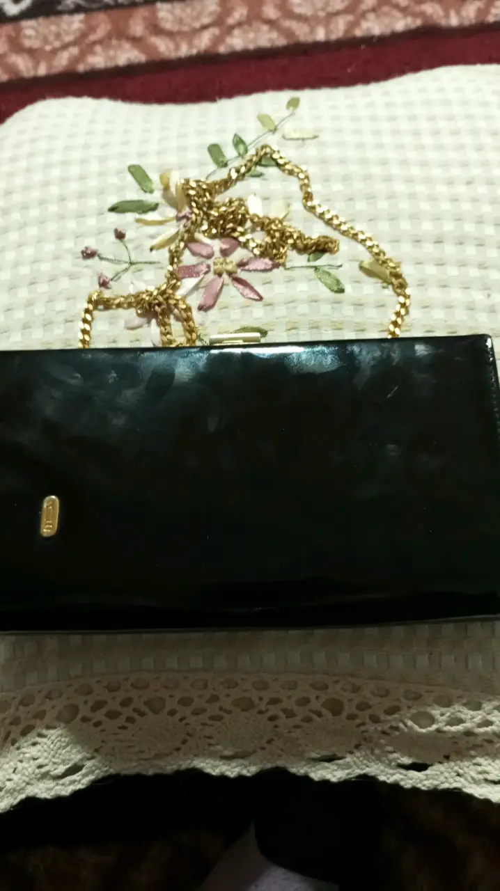 Cartera italiana de mano negra con cadena dorada G - 2