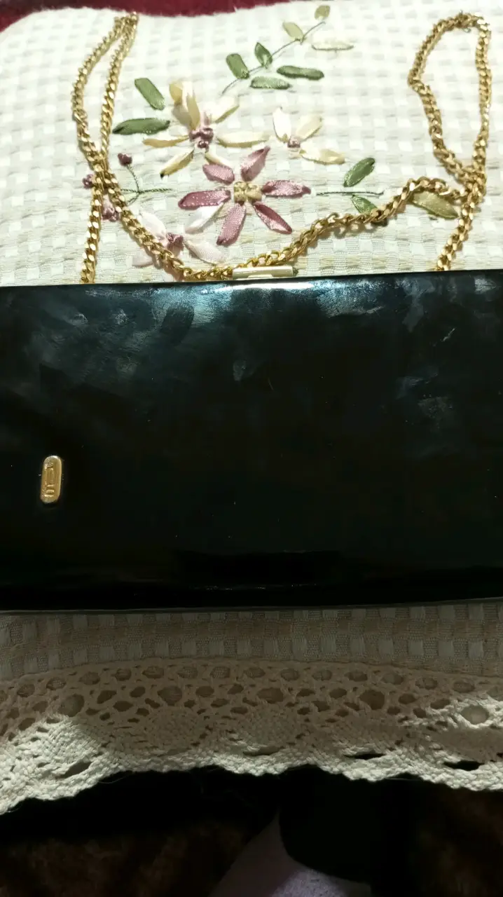 Cartera italiana de mano negra con cadena dorada G - 3