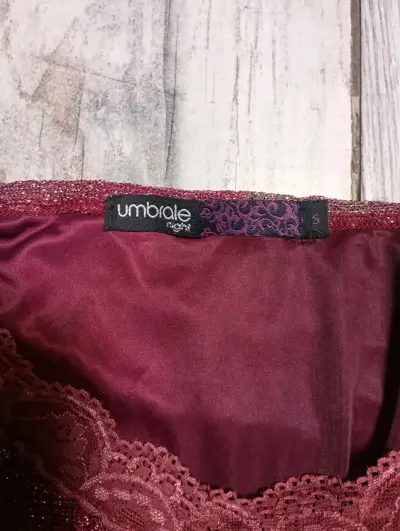 Top de encaje rojo brillante Umbrale - miniatura 3