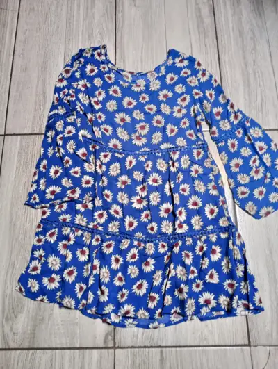 Vestido azul con estampado de margaritas - miniatura 1