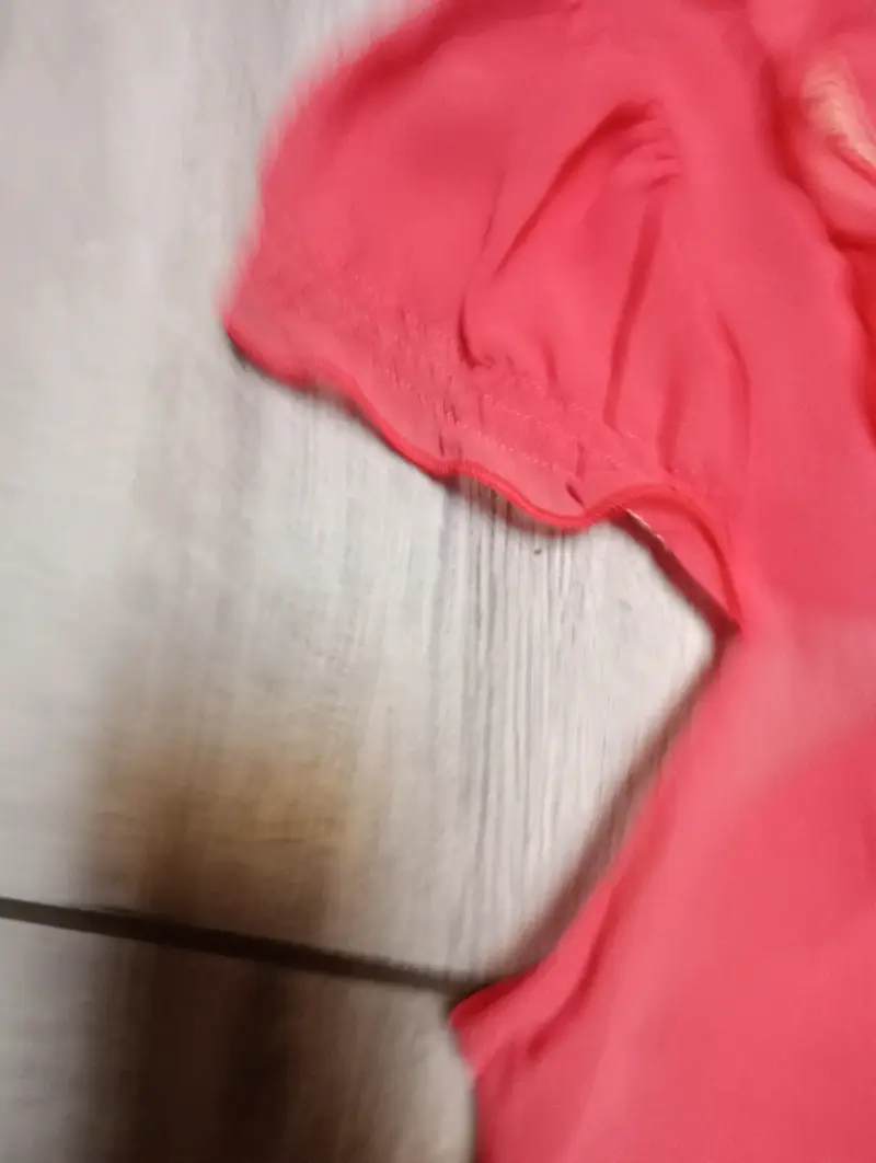 Blusa roja con volantes y encaje - 3