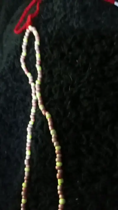 Collar de cuentas de colores vibrantes - miniatura 2