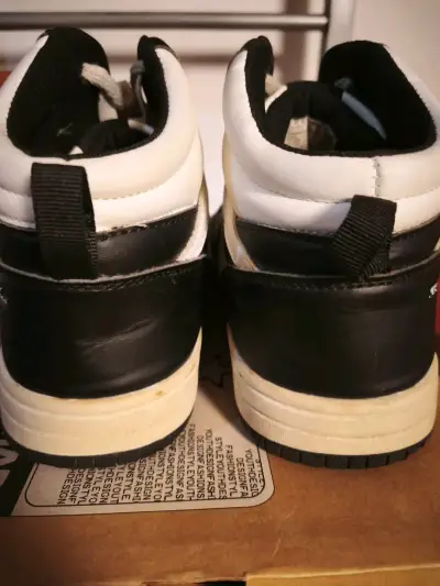 Zapatillas deportivas blancas y negras North Star - miniatura 1