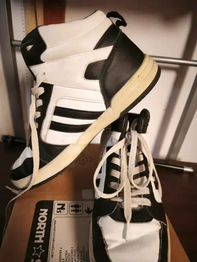 Zapatillas deportivas blancas y negras North Star - miniatura 4