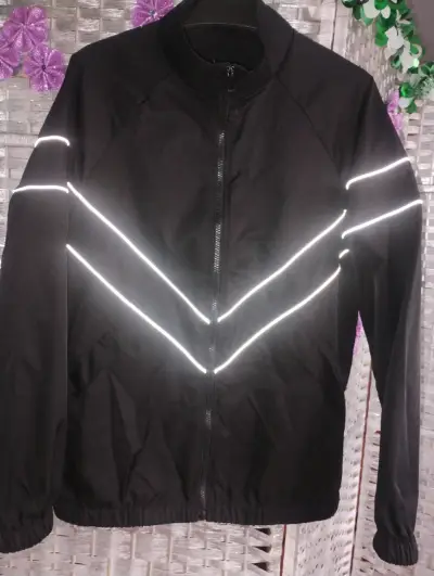 Chaqueta reflectante negra para ciclismo - miniatura 1