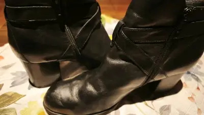 Botines de cuero negro con tacón para mujer - miniatura 3