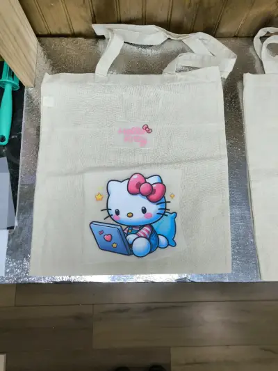 Bolsa de tela Hello Kitty con diseño estampado - miniatura 2