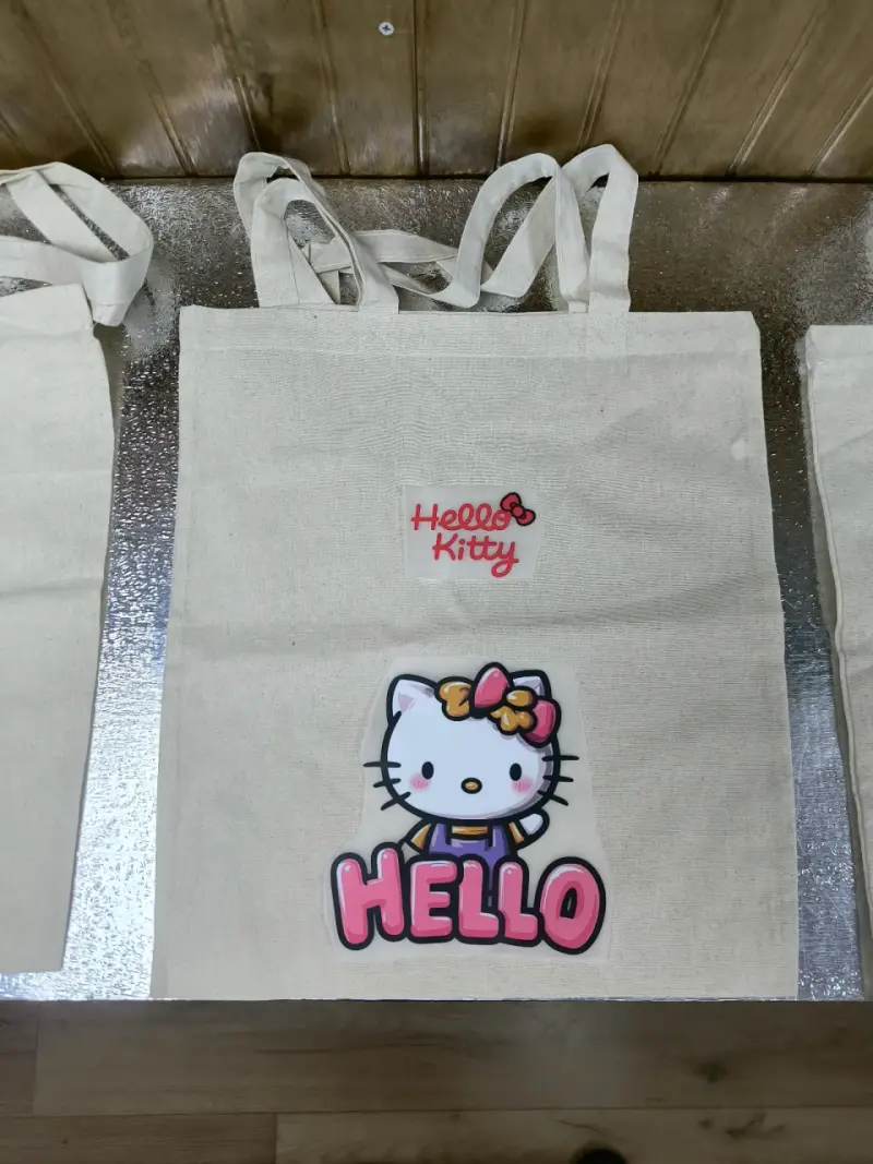 Bolsa de tela Hello Kitty con diseño estampado - 3