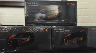 Parlante portátil Oracle Red Bull Racing con luces LED - miniatura 1