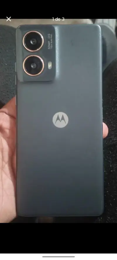 Smartphone Motorola con cámara de 50MP - miniatura 1