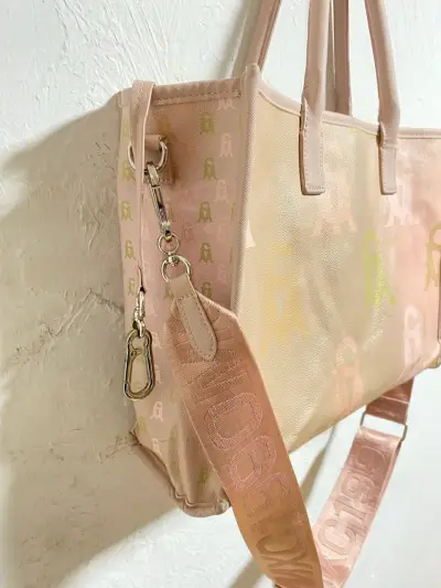 Bolso tote rosa Steve Madden con accesorios - miniatura 3