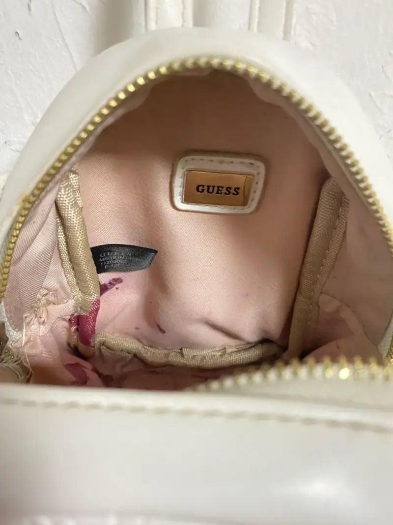 Mini Mochila Guess Original (Detalle interior) - 6