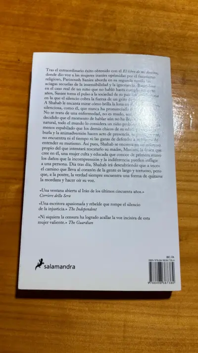 Libro 'Una Voz Escondida' de Parinoush Saniee - miniatura 2