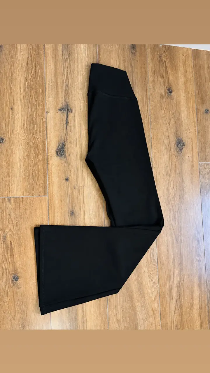 Pantalones acampanados negros para mujer - 2