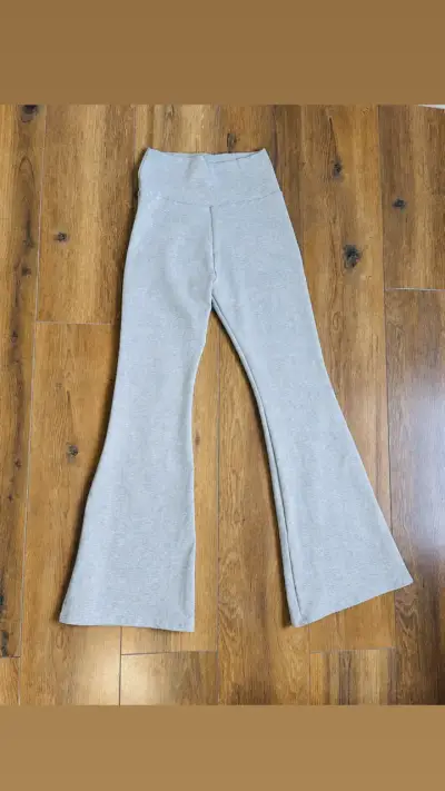 Pantalones acampanados grises para mujer - miniatura 1