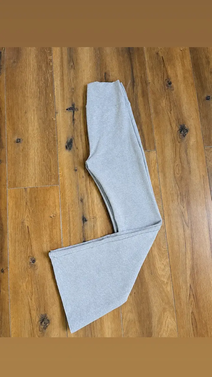 Pantalones acampanados grises para mujer - 2