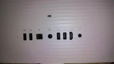 Computador All-in-One HP con teclado y mouse - miniatura 4