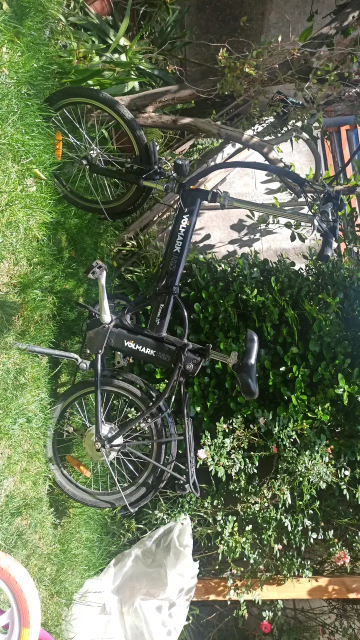 Bicicleta plegable eléctrica Volmark negra
