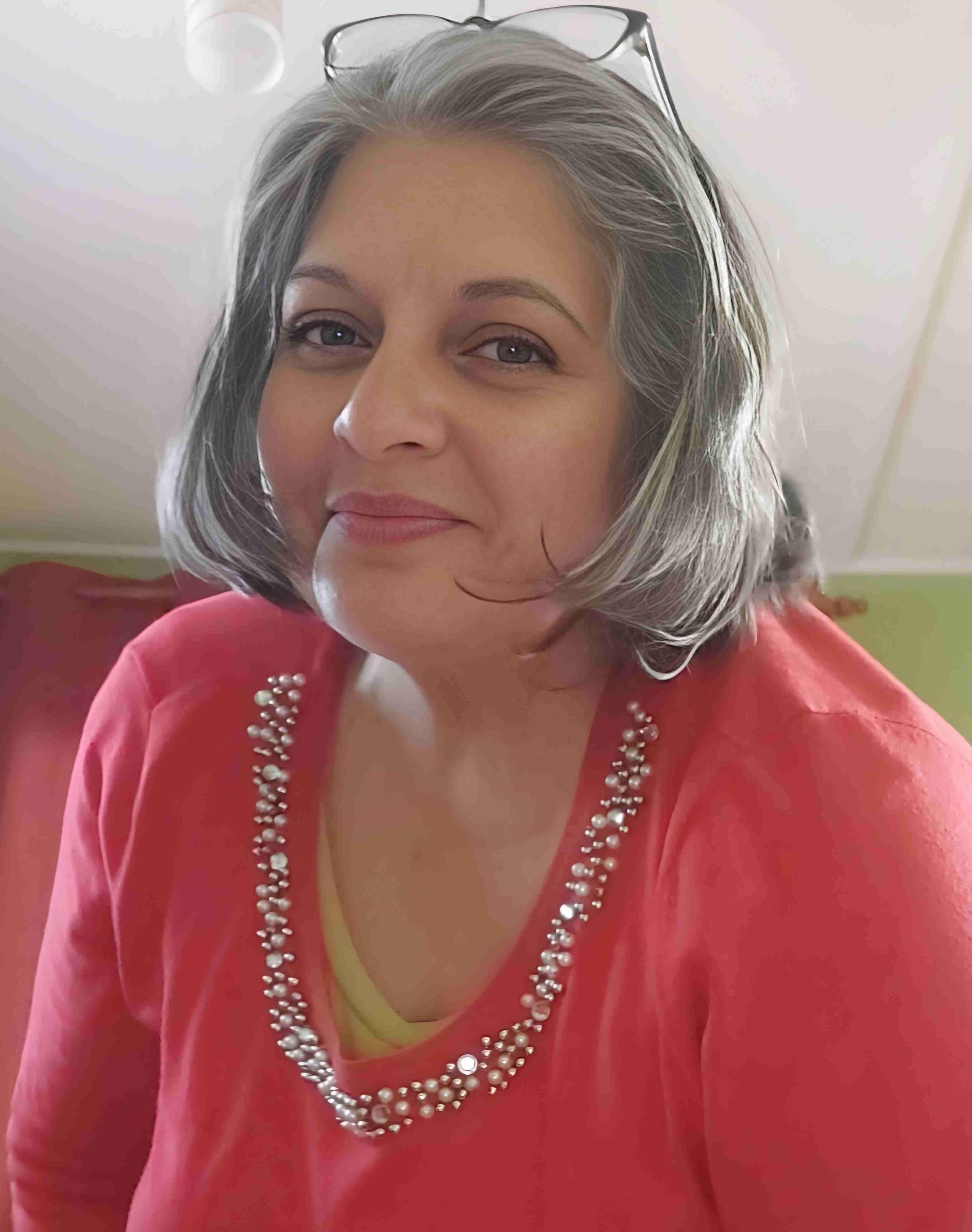 Teresa R.