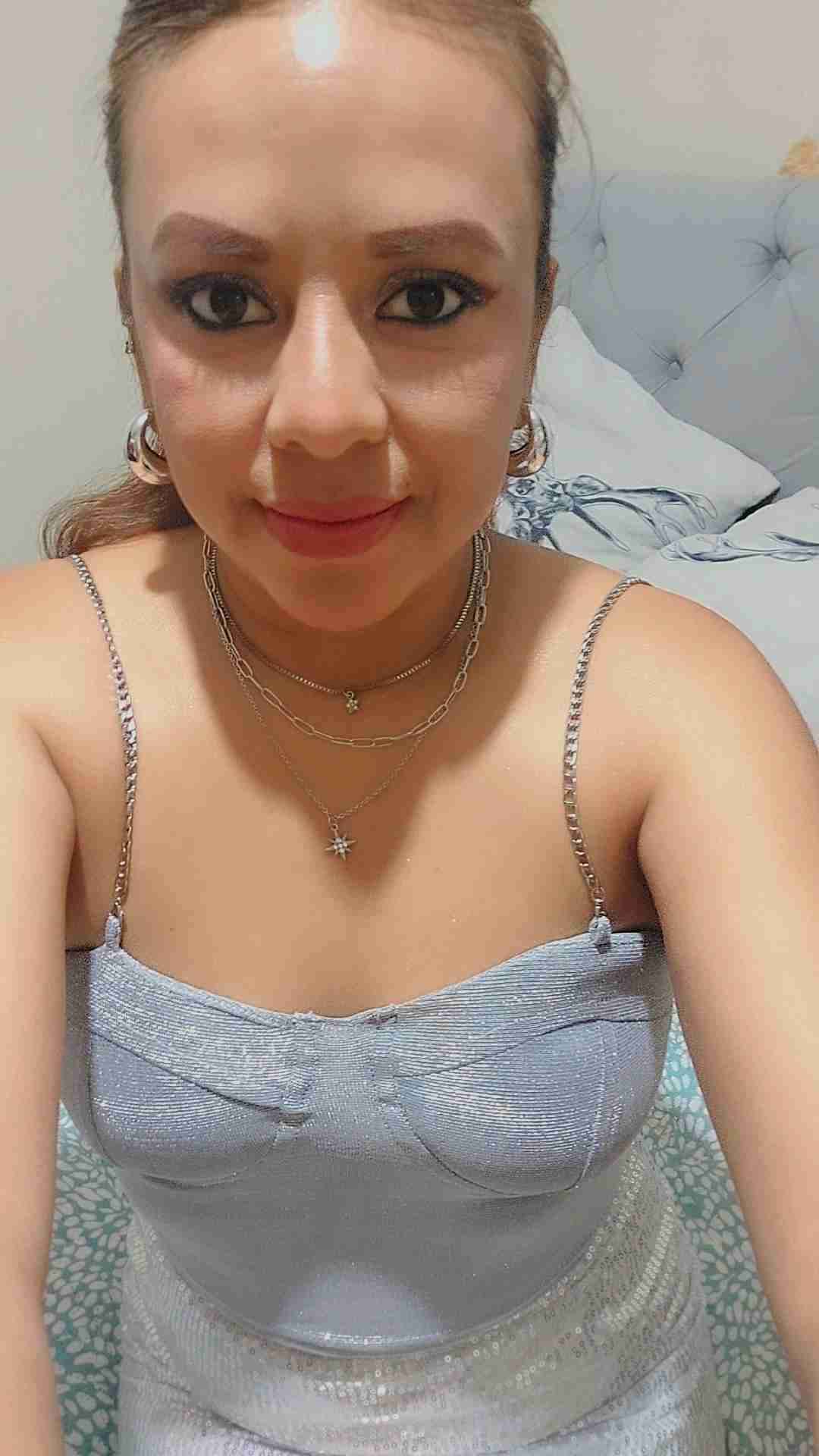 Aida R.