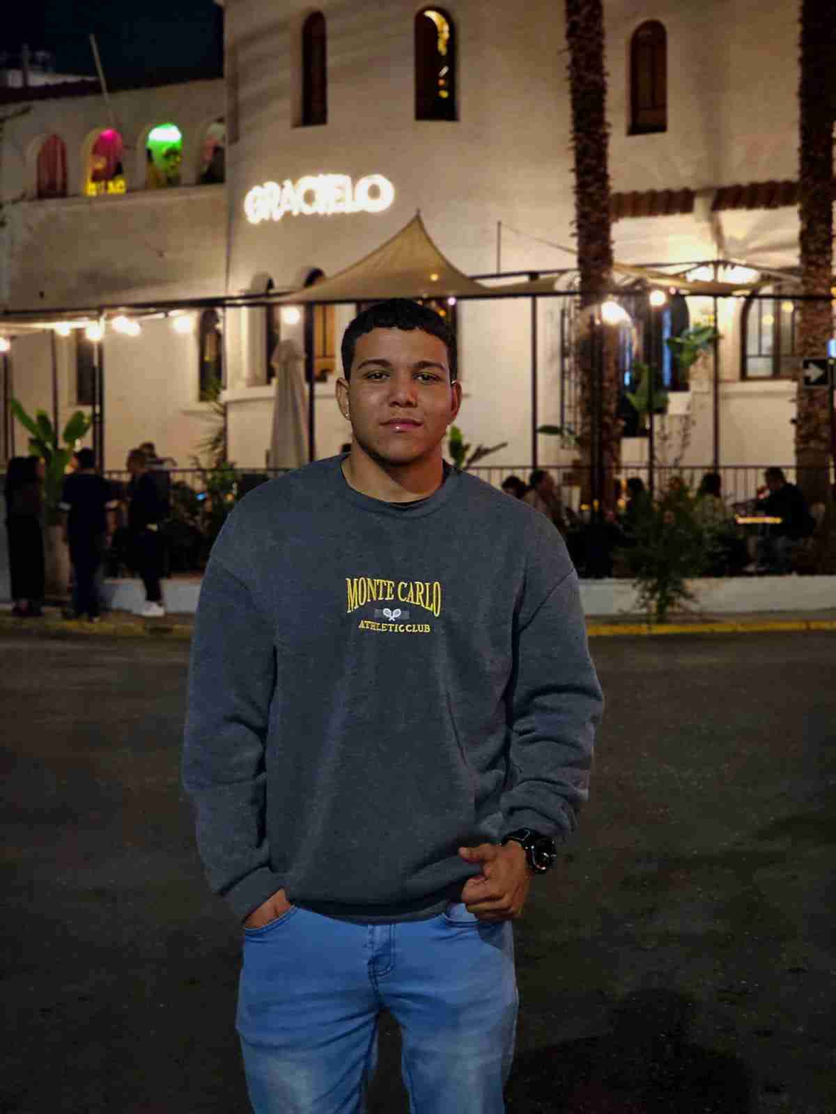 Anghelo M.