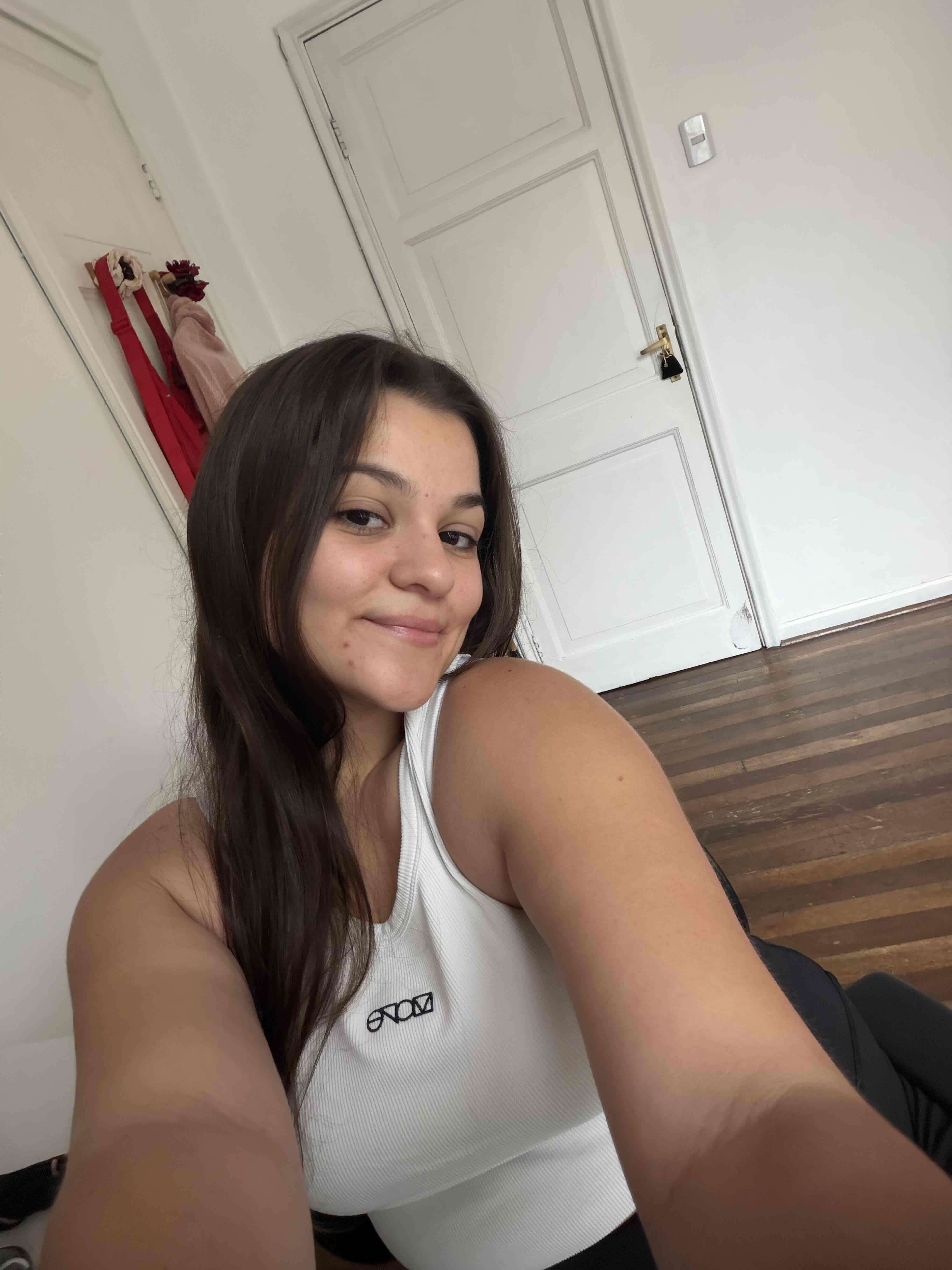 Sara F.