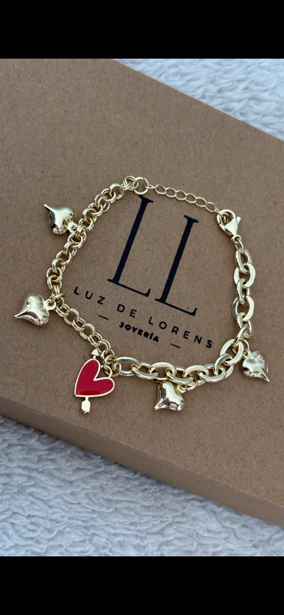 Luz D.