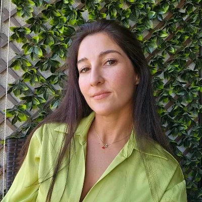 María S.