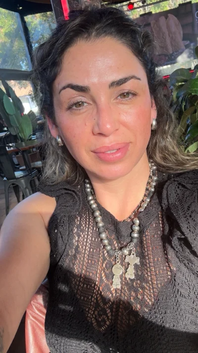 Cinthia B.
