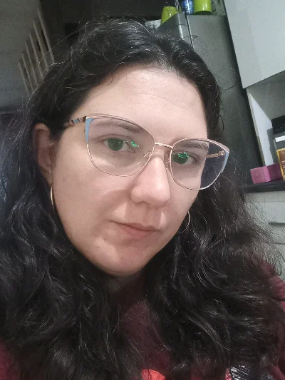 Elizabeth R.