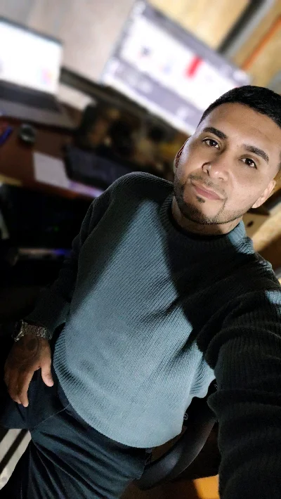 Mauricio H.