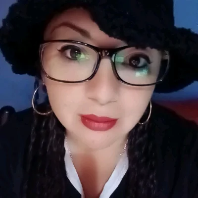 María B.