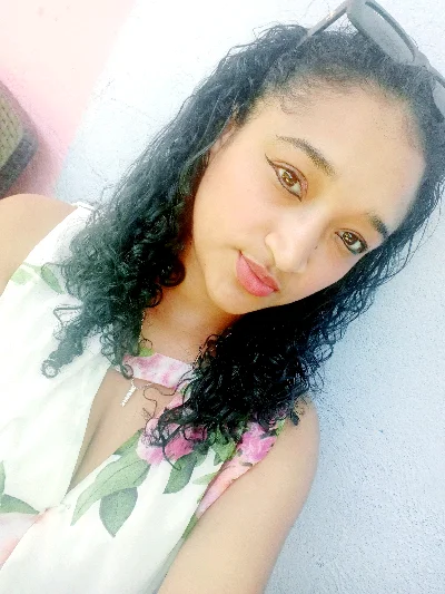 Gabriela R.