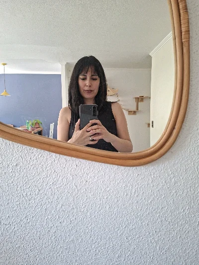 Vania C.