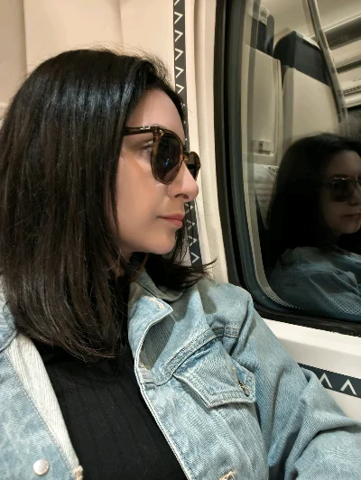 Gloria L.
