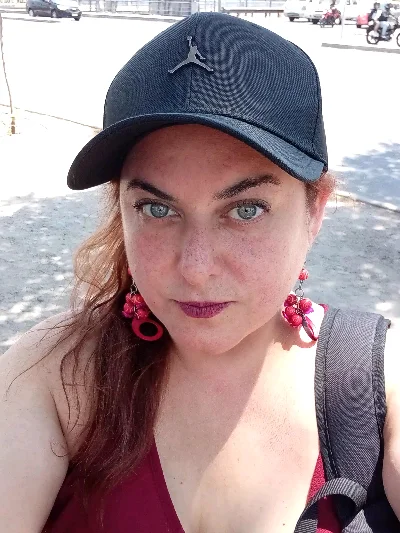 Claudia V.