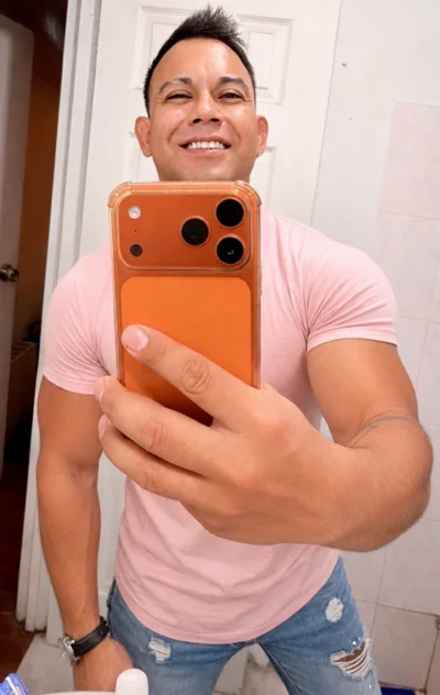 Cris F.