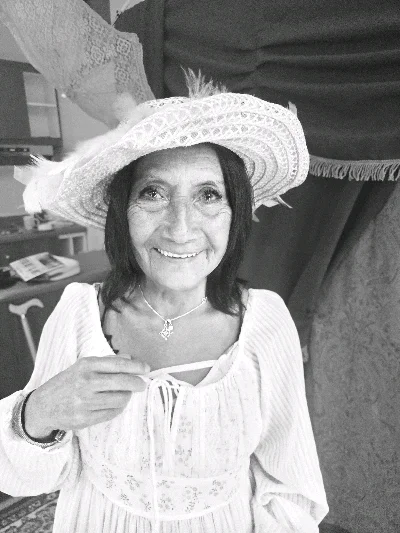 Yinia M.