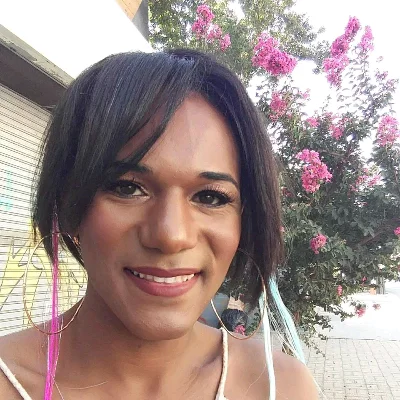 Ayanda L.