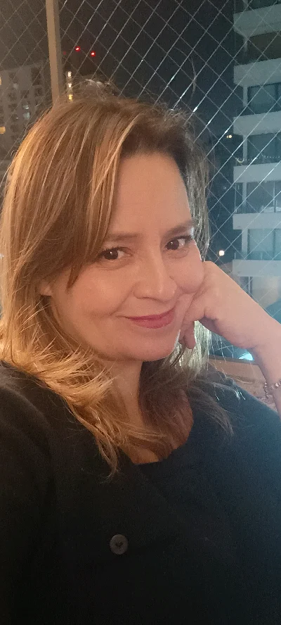 Carola V.