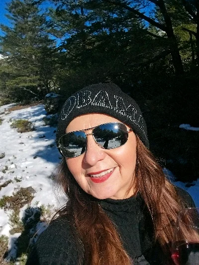 María R.