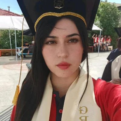 Fernanda R.