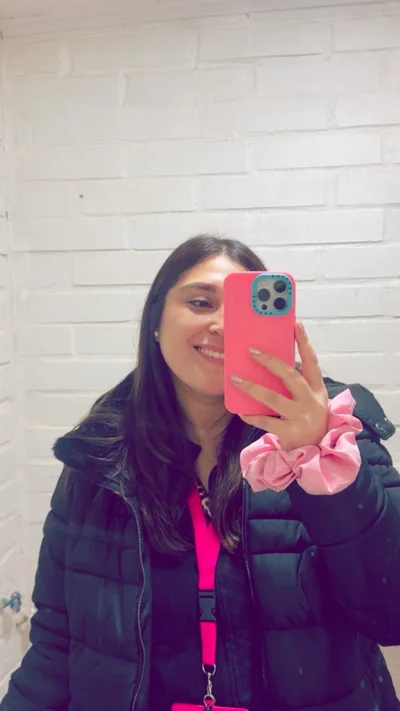 María F.