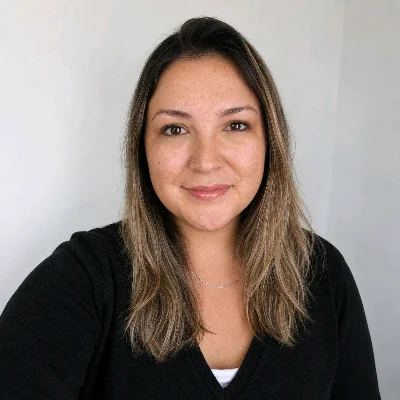 María B.