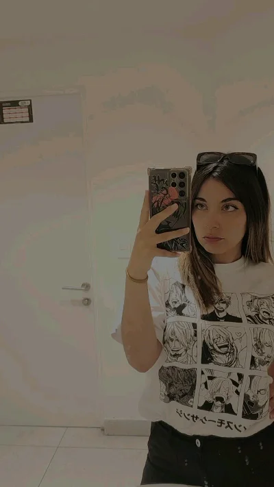 María F.