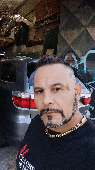 Víctor A.