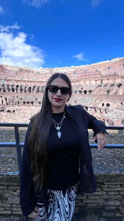 Luciana B.